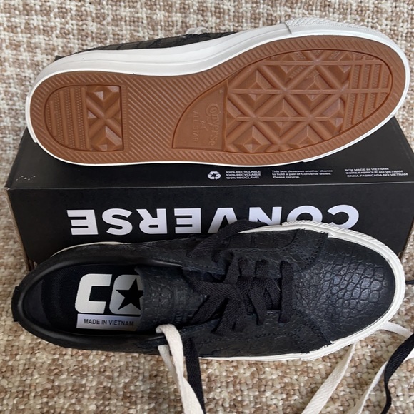 Converse Ctas Hi Black Currant/Black/White WMNS - Picture 4 of 16